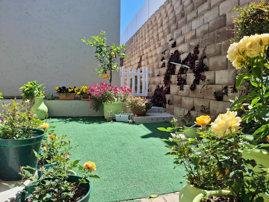 2 Bedroom Property for Sale in Fonteine Retirement Village Western Cape